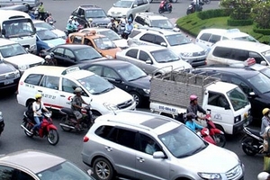 Bộ Tài chính 'chỉnh' thuế trước bạ loạt ôtô - xe máy, thu qua ngân hàng