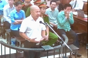 [Live] Xét xử Hà Văn Thắm chiều 19/9: Hà Văn Thắm không bị nhân viên 'trách cứ'