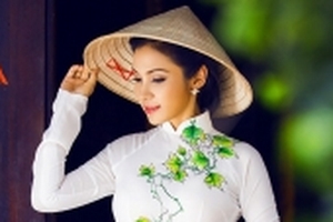 Diễn viên Việt Trinh ly hôn vì bị chồng xúc phạm