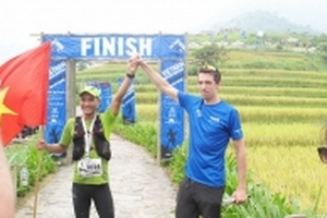 Người Việt đầu tiên vô địch cuộc thi marathon 100km ở Sa Pa