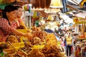 Lạc lối ở khu chợ ẩm thực Châu Đốc