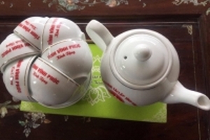 Vĩnh Phúc chi 65 tỷ đồng mua ấm chén: Tỉnh nói huyện sai, huyện bảo làm theo tỉnh