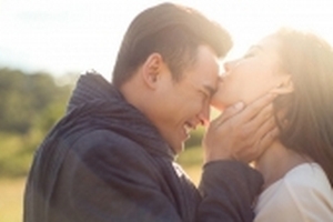 Thúy Diễm: 'Chồng làm được bao nhiêu tiền đều đưa hết cho tôi'