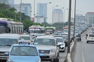 Sở GTVT Hà Nội: Cần siết chặt niên hạn taxi để bảo vệ môi trường