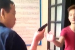 Giám đốc rút súng dọa bệnh nhân lên tiếng