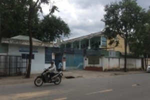 Đi uống cà phê, bị gom về trung tâm