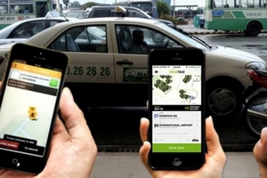 Dừng khẩn cấp Uber, Grab: Bộ Giao thông nói gì?