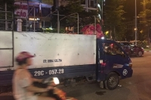 Đang lái xe, tài xế bất ngờ đột tử, gục trên vô lăng