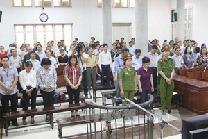 Phiên tòa xét xử Châu Thị Thu Nga: Thu tiền khách hàng khi dự án chưa đủ thủ tục pháp lý