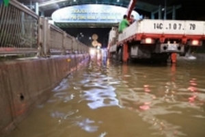 Mưa lớn, nhiều thôn ở xã Dương Huy, TP Cẩm Phả bị cô lập