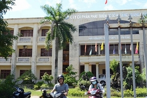 Hàng trăm người lao động bị nợ lương, bảo hiểm gần chục tỷ đồng