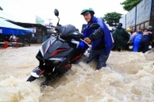 Dự báo thời tiết ngày 10/10: Hoàn lưu áp thấp nhiệt đới tiếp tục gây mưa lớn, nguy cơ ngập úng