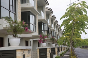 'Hàng' biệt thự, liền kề sôi động, nhưng khó 'lướt sóng'