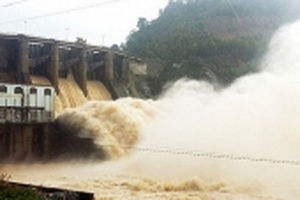 Lần đầu tiên nhà máy Thủy điện Sơn La dừng phát điện, có lo... thiếu điện?