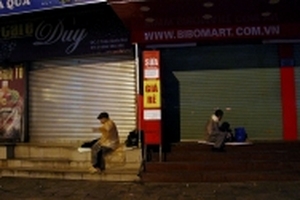 Gió lạnh về, rất nhiều người ngon giấc trong chăn ấm đệm êm thì không ít người vô gia cư nhọc nhằn trong giấc ngủ rét buốt