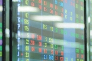 Thị trường chứng khoán 17/10: VN-Index lấy lại mốc 820