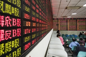 Làn sóng bán tháo lan rộng trên thị trường chứng khoán Trung Quốc