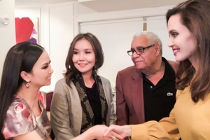 Hà Phương gặp gỡ riêng Angelina Jolie ở Hollywood