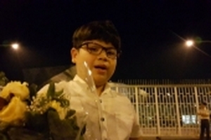 Bé trai 10 tuổi được Tổng thống Mỹ Donald Trump tặng hoa là ai?