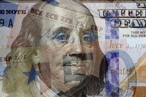 UBS: 2018 sẽ là một năm 'thảm hại' của đồng USD