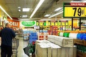 Bán lẻ truyền thống chống chọi với thương mại điện tử