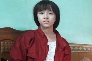 Hai mẹ con cùng bị ung thư: 'Em ước mình hết bệnh, không để ba khổ vì em'