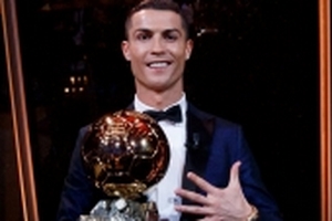 Quả bóng Vàng 2017: Ronaldo cân bằng kỷ lục của Messi