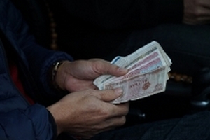 Đã có tài xế trả tiền lẻ qua trạm BOT QL5