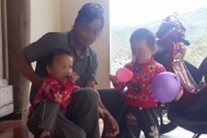 Nỗi buồn những đứa trẻ mang họ mẹ ở miền Tây xứ Nghệ