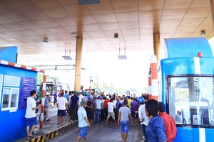 Vấp phải sự phản đối quyết liệt từ tài xế, BOT Sóc Trăng liên tục xả trạm