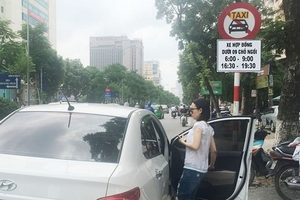 Cấm Uber, Grab như taxi truyền thống: Xử phạt... không dễ