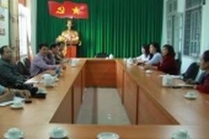 Tân hoa hậu Hoàn vũ Việt Nam muốn người dân quê nhà đón bằng xe máy cày