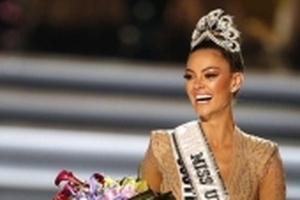 Top 25 Hoa hậu đẹp nhất năm 2017: Miss Universe tạm dẫn đầu, Hà Thu vắng mặt