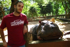 Nhà báo thành triệu phú nhờ giúp hàng vạn người săn vé máy bay rẻ