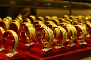 Giá vàng SJC hôm nay (2/2) tăng, tỷ giá trung tâm giảm 5 đồng