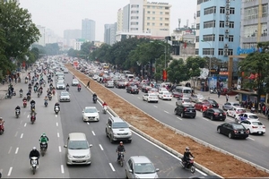 Dự án mở rộng mặt đường Nguyễn Chí Thanh: Lộ diện nhà thầu trúng thầu thần tốc