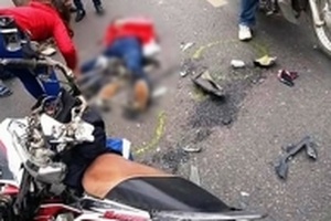 Va chạm với xe khách, hai du khách nước ngoài tử vong