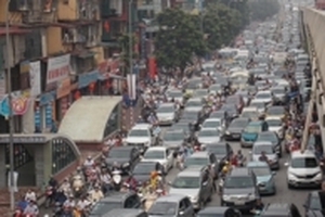 Hà Nội: Giáp tết, nhiều tuyến đường tê liệt