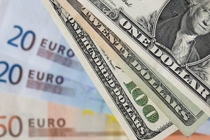 Tỷ giá USD hôm nay (15/2) giảm, chứng khoán Mỹ đồng loạt tăng trên 1%