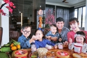 Sao Việt tích cực khoe ảnh gia đình ngày đầu xuân