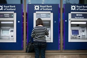 10 năm chìm trong khủng hoảng, Ngân hàng Hoàng gia Scotland lần đầu báo lãi tỷ USD
