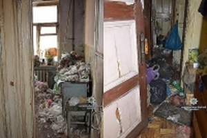 Kinh hãi người phụ nữ sống cùng xác chết suốt 30 năm, càng sốc hơn với danh tính nạn nhân