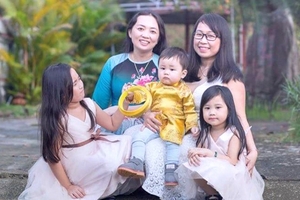 Cô giáo Quảng Ngãi đánh cược tính mạng để sinh con hộ chị gái