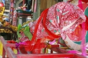 Người khắc ‘của quý’ lớn nhất Việt Nam: 'Tôi khắc âm thầm, không tiết lộ với ai'