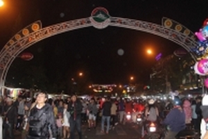 Chê cơm nguội, du khách bị hành hung giữa chợ đêm Đà Lạt