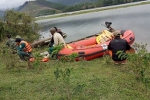 Bé gái chăn trâu mất tích bí ẩn đã tử vong dưới sông