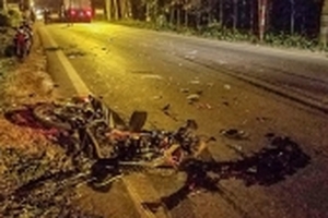 Ba xe máy tông nhau, 5 người thương vong
