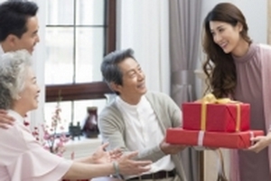 Con gái kết hôn, ông bố phát hiện con rể mới là con mình