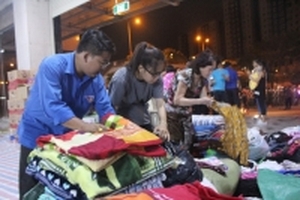 Trắng đêm với bà con nạn nhân vụ cháy chung cư Carina