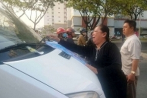 Vụ cháy chung cư Carina làm 13 người chết: 'Con ơi về nhà rồi!'